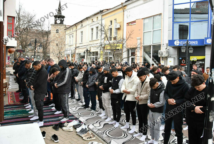 Препълнени джамии в Хасково за Рамазан Байрам: Празник на опрощението и толерантността