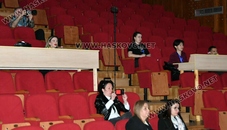 Откриха Международния танцов фестивал &bdquo;Вълшебен свят&ldquo; в Хасково с над 1000 участници