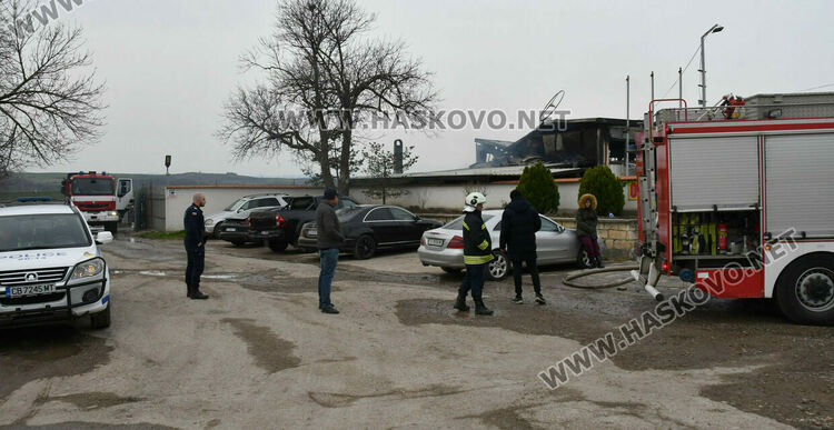 Пожар изпепели автоморга в хасковския квартал &bdquo;Болярово&ldquo;