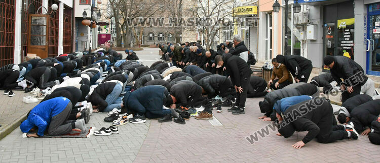 Препълнени джамии в Хасково за Рамазан Байрам: Празник на опрощението и толерантността
