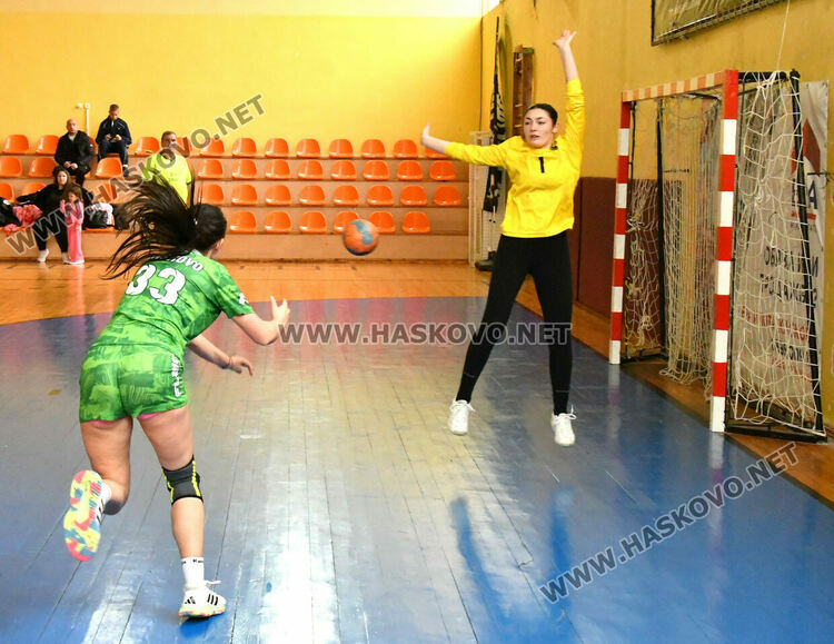 Първенство по хандбал днес в Хасково