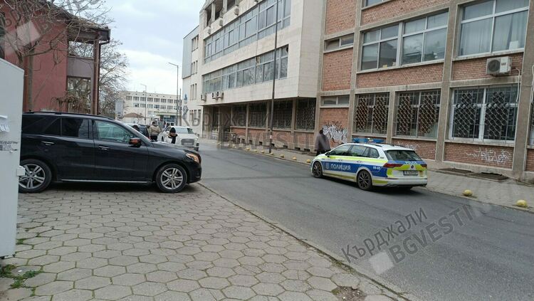 Бизнесдама изгоря заради неправилно паркиране в центъра на Кърджали на връх Рамазан Байрама