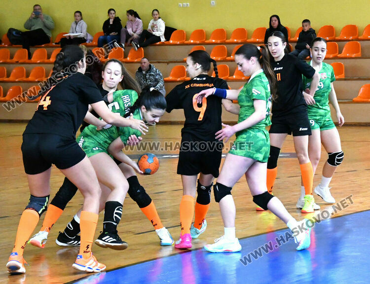 Първенство по хандбал днес в Хасково