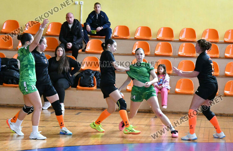 Първенство по хандбал днес в Хасково