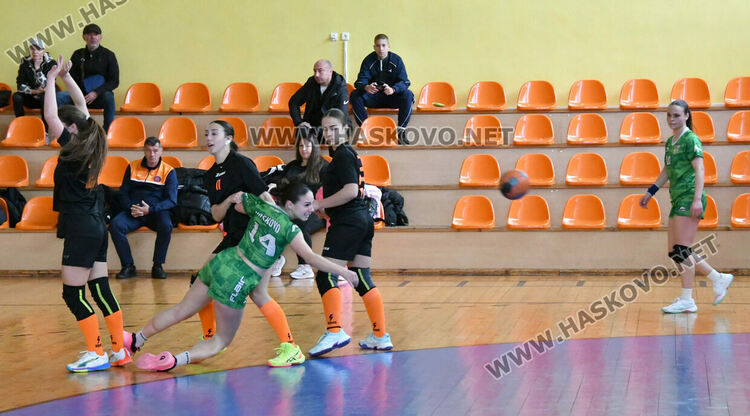 Първенство по хандбал днес в Хасково