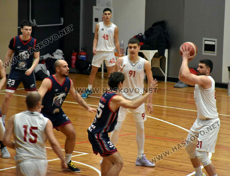 В оспорван баскетболен мач "Хасково Б" изгуби от "Делфин Бургас"