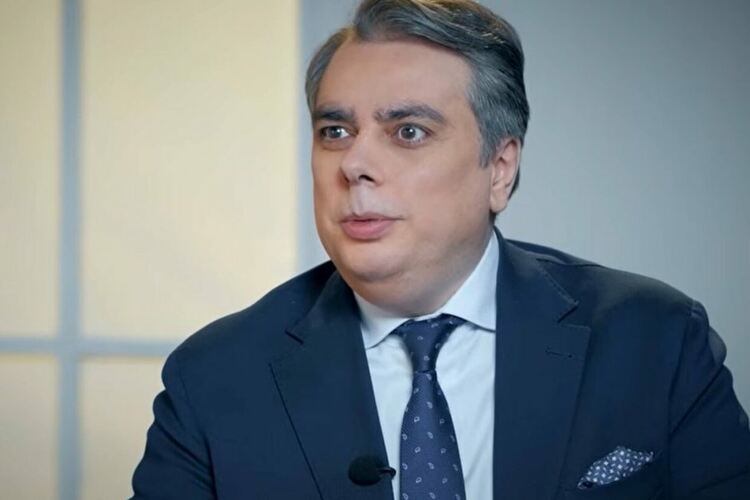 Асен Василев: Скъпо платена лъжа е, че съм гей