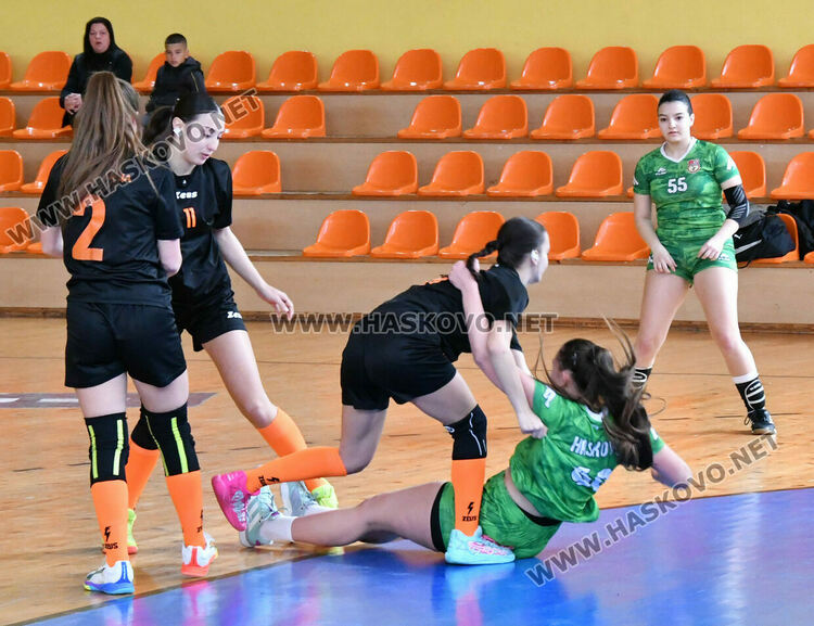 Първенство по хандбал днес в Хасково