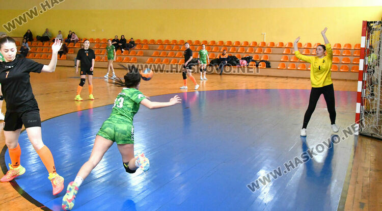 Първенство по хандбал днес в Хасково