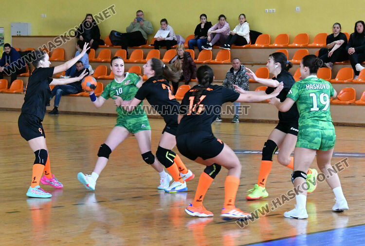 Първенство по хандбал днес в Хасково