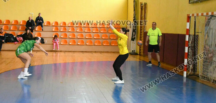 Първенство по хандбал днес в Хасково