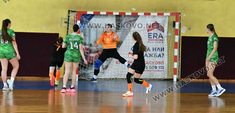 Първенство по хандбал днес в Хасково
