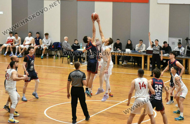 В оспорван баскетболен мач "Хасково Б" изгуби от "Делфин Бургас"