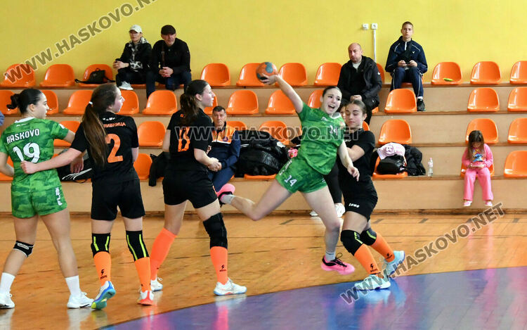 Първенство по хандбал днес в Хасково