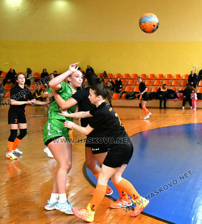 Първенство по хандбал днес в Хасково