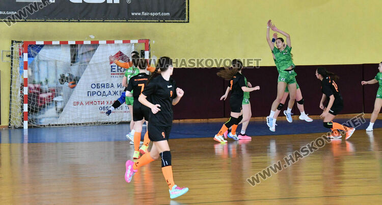 Първенство по хандбал днес в Хасково