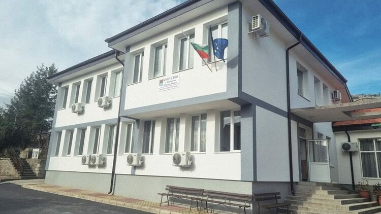 Четири сгради на кметства в община Баните са изцяло обновени 