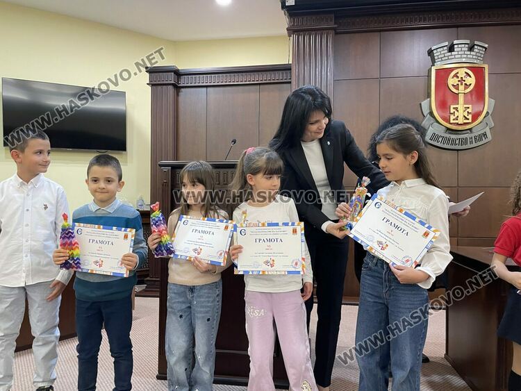 Отличиха най-добрите математици на Хасково