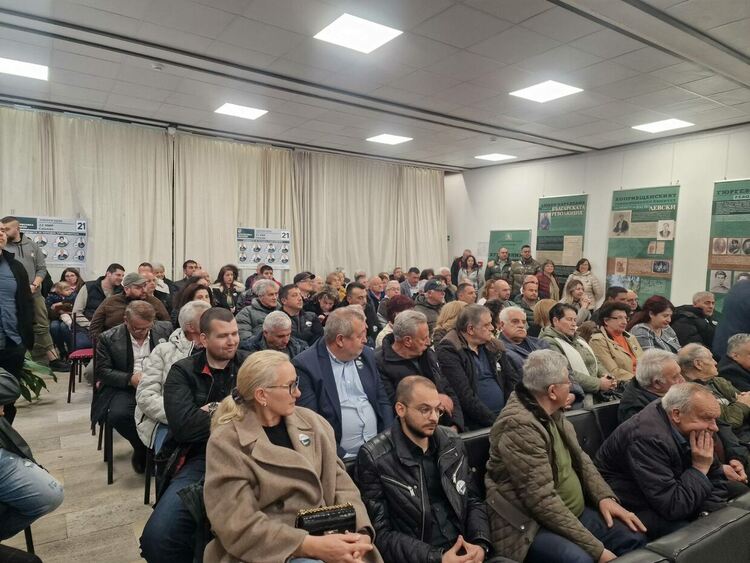 Екипът ни е шампионски и ще постигнем поставените високи цели, заяви Петър Стойчев - водач на листата на &bdquo;Прогресивна България&ldquo; в Смолян /ГАЛЕРИЯ/