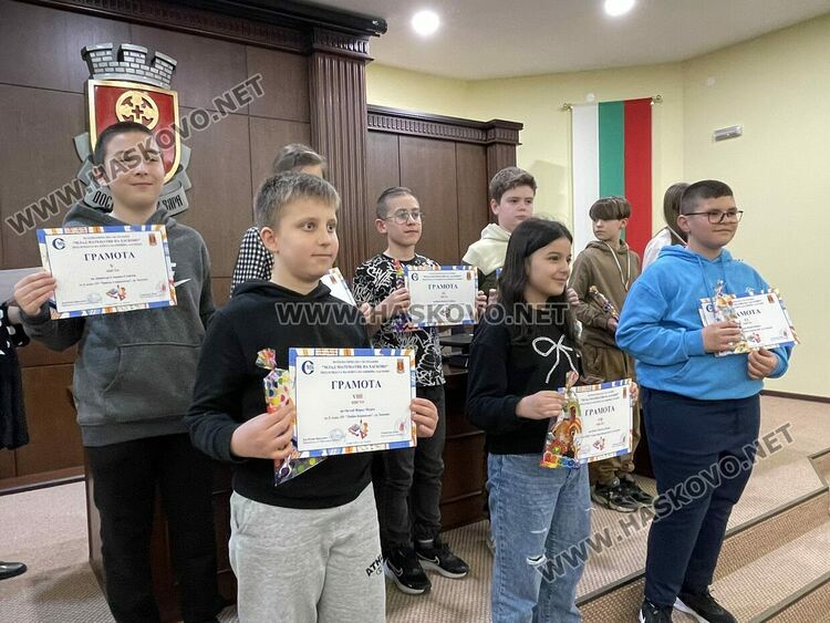 Отличиха най-добрите математици на Хасково