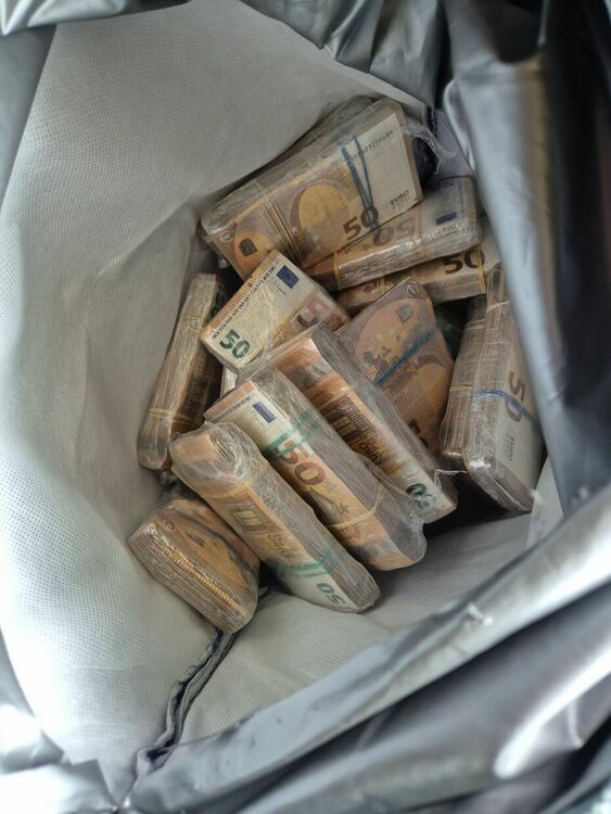 Снимки Агенция "Митници"