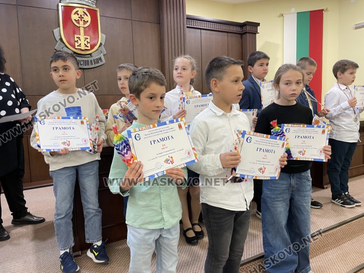 Отличиха най-добрите математици на Хасково