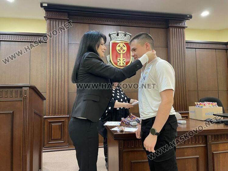 Отличиха най-добрите математици на Хасково