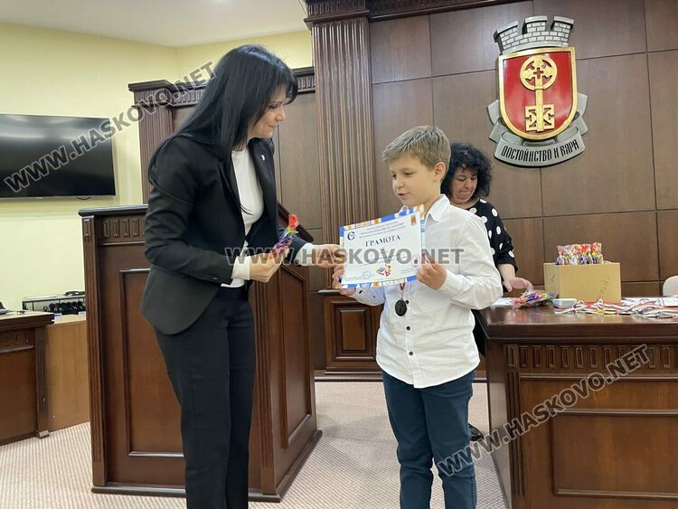 Отличиха най-добрите математици на Хасково