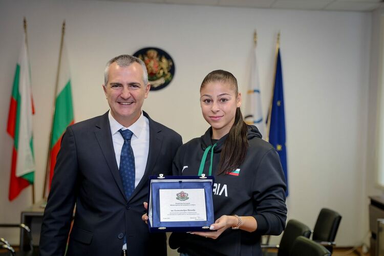 Третият в света Божидар Саръбоюков на среща с министър Илиев