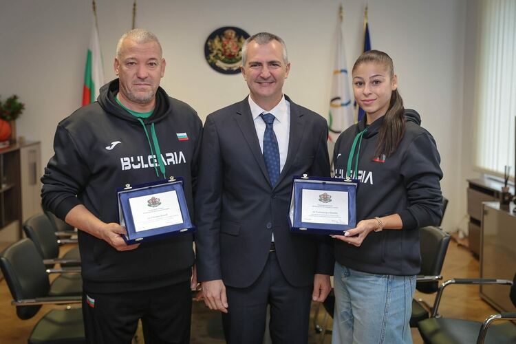 Третият в света Божидар Саръбоюков на среща с министър Илиев