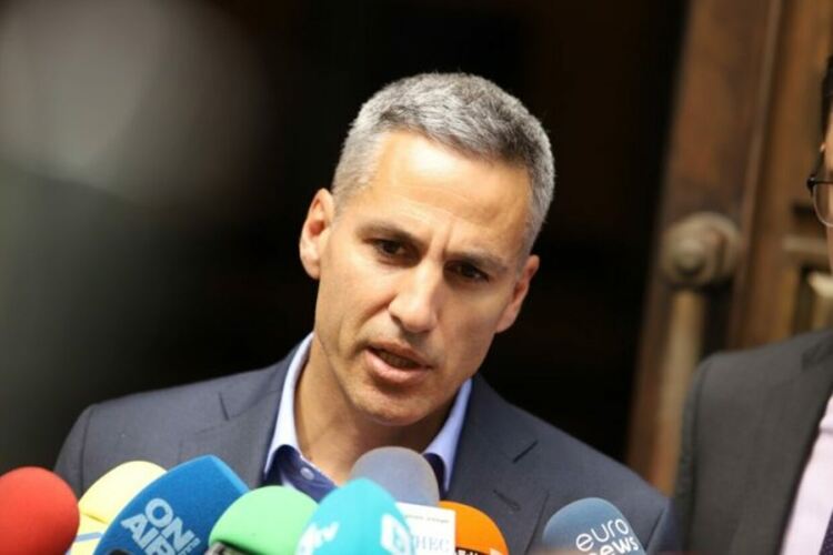 Премиерът ще обсъди мерки срещу високите цени с хипермаркети, телекоми, синдикатите и банки