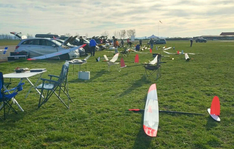 Авиосъбор за радиоуправляеми модели през уикенда на летище &bdquo;Узунджово&ldquo; 