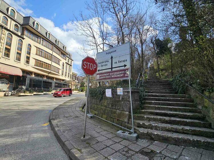 Участък от бул. &bdquo;Освобождение&ldquo; ще бъде затворен за движение на автомобили