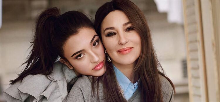 Леони Касел,15, и мама Моника Белучи за Vogue