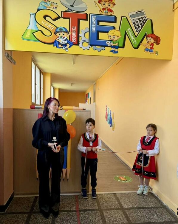 СТЕМ център откриха в училището в Минерални бани 