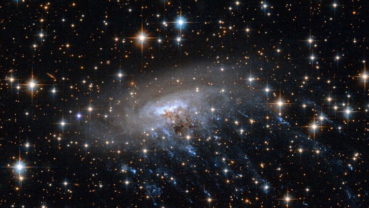 Невероятни нови снимки на НАСА разкриват Сатурн в нова светлина благодарение на телескопите Webb и Хъбъл 