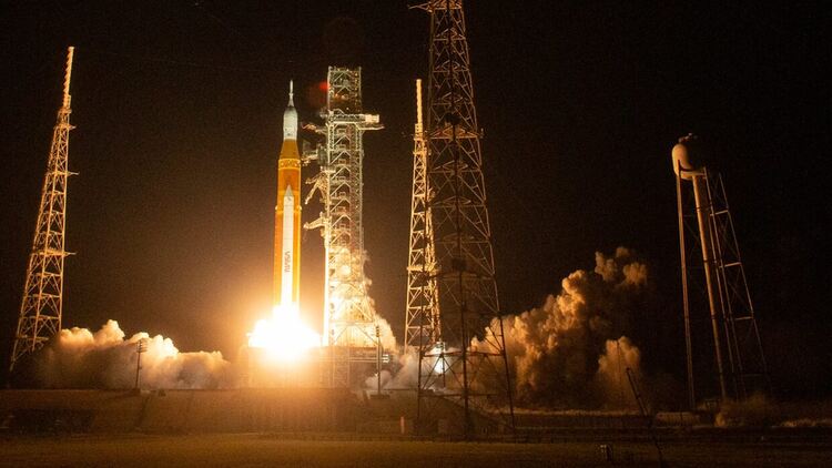 Невероятни нови снимки на НАСА разкриват Сатурн в нова светлина благодарение на телескопите Webb и Хъбъл 