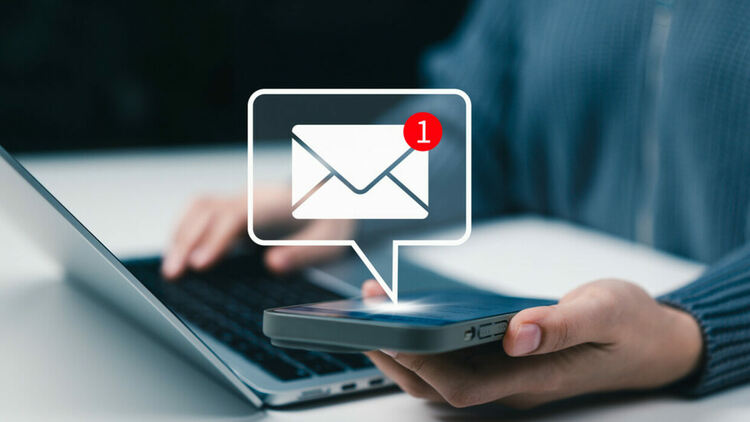 Фалшиви чат съобщения от името на НАП искат данни за &bdquo;възстановяване&ldquo; на данъци