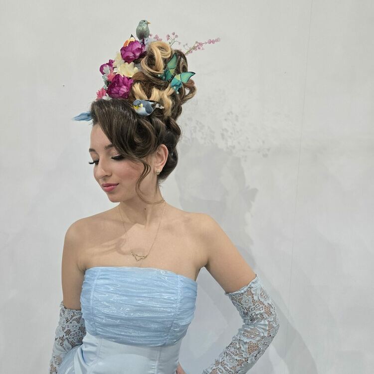 Ученички от ПГЛП-Хасково с второ място в Италиански фестивал на красотата и прическата