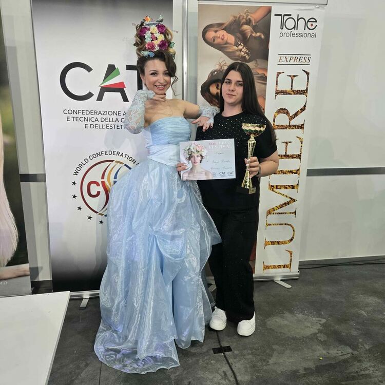 Ученички от ПГЛП-Хасково с второ място в Италиански фестивал на красотата и прическата