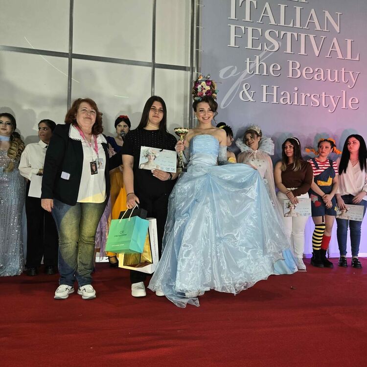 Ученички от ПГЛП-Хасково с второ място в Италиански фестивал на красотата и прическата