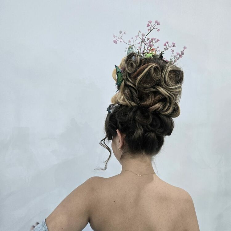 Ученички от ПГЛП-Хасково с второ място в Италиански фестивал на красотата и прическата