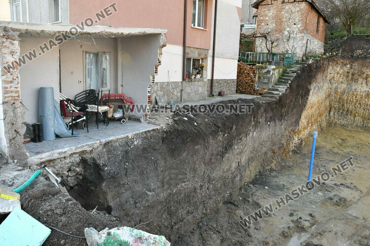 Хасковлии: При строителство събориха стени, скъсаха жици и изгоряха електроуреди