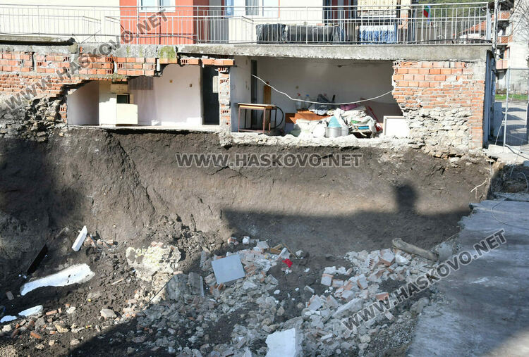 Хасковлии: При строителство събориха стени, скъсаха жици и изгоряха електроуреди