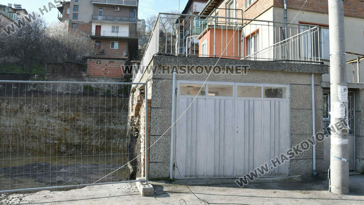 Хасковлии: При строителство събориха стени, скъсаха жици и изгоряха електроуреди