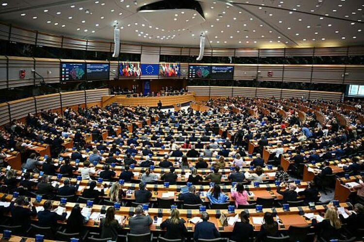 ЕС ще изгражда центрове за депортиране на мигранти