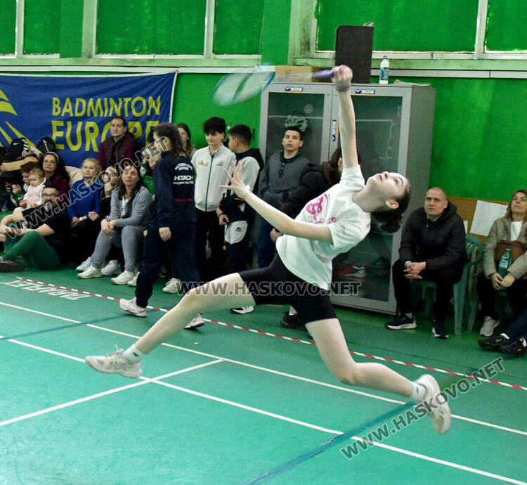 118 бадминтонисти участват на Държавния шампионат в Хасково 