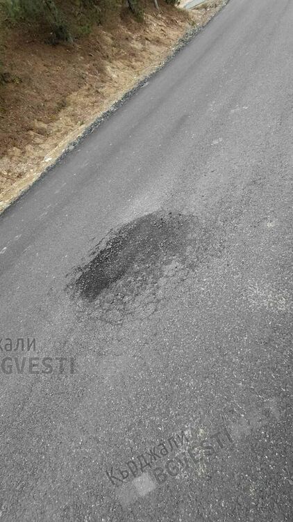  Ремонт по български! Година след преасфалтирането пътя за Дъждовница е осеян с дупки