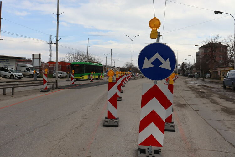 Започна същинският ремонт на ж.п. надлеза в Хасково, ще има и велоалея