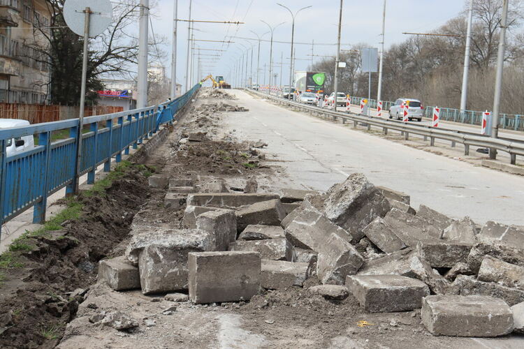 Започна същинският ремонт на ж.п. надлеза в Хасково, ще има и велоалея